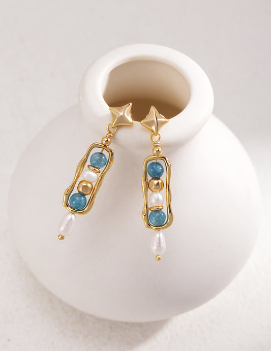Stunning Amazonite earrings crafted from S925 silver, featuring natural pearls and vintage gold accents. The earrings measure approximately 4cm in height, with bead diameters of about 4.5mm.