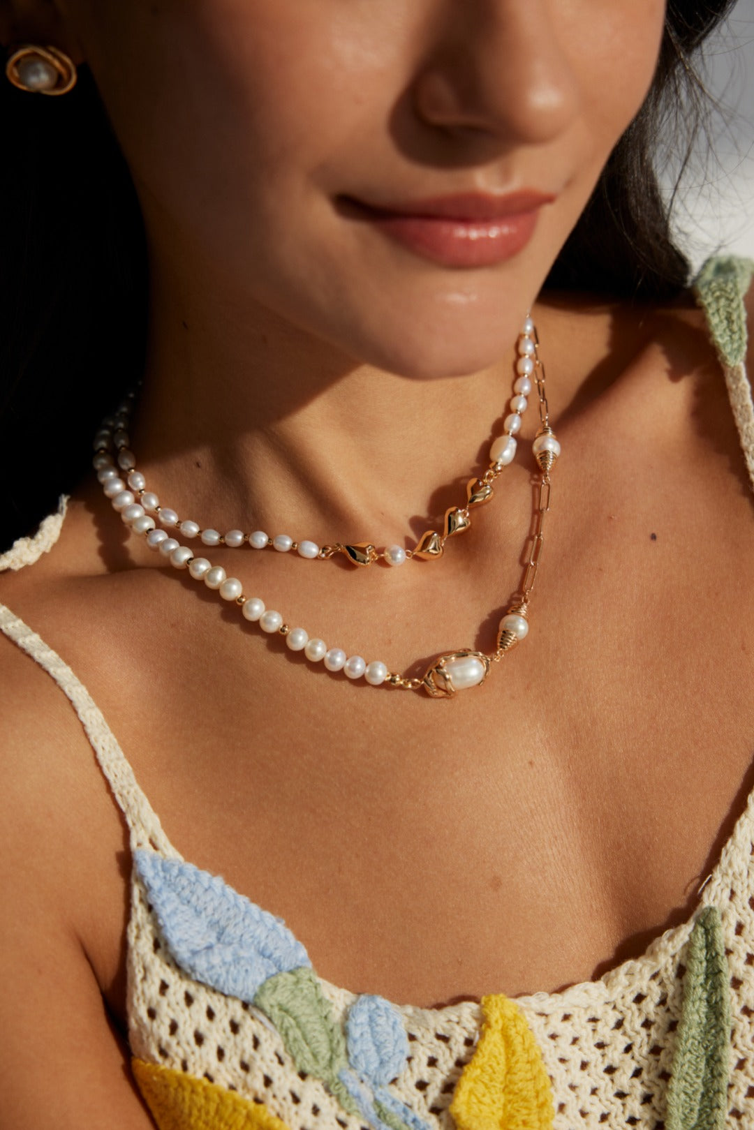 Adjustable 925 Sterling Silver Natural Pearl Love Necklace in vintage gold or white gold finish, featuring elegant pearls in various sizes. Perfect for both everyday wear and special occasions, symbolizing love and sophistication.