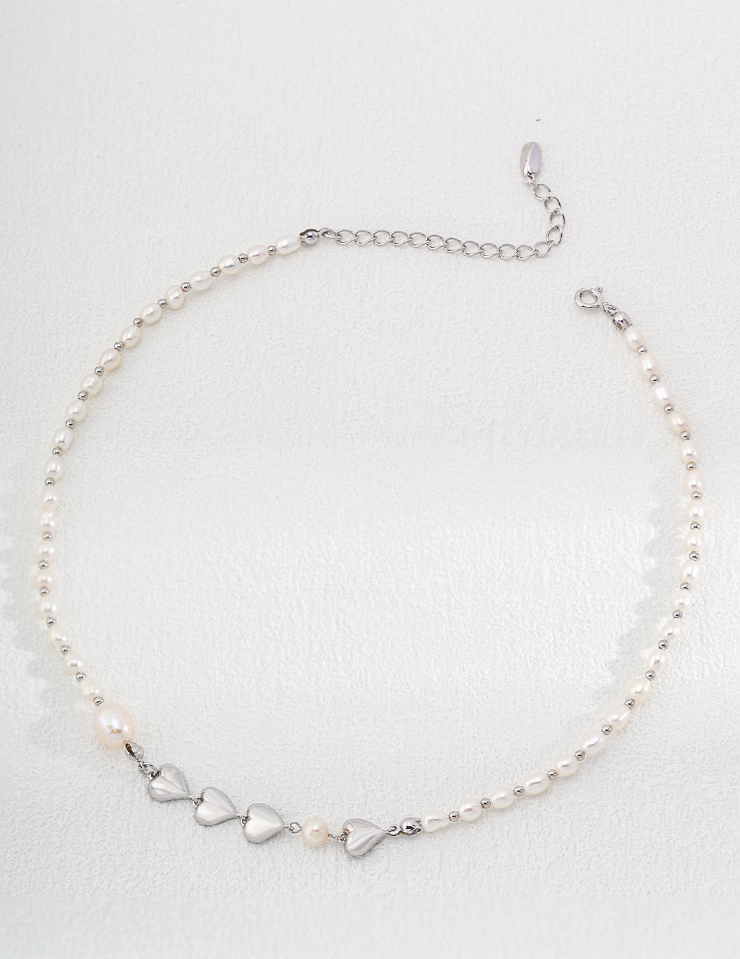 Adjustable 925 Sterling Silver Natural Pearl Love Necklace in vintage gold or white gold finish, featuring elegant pearls in various sizes. Perfect for both everyday wear and special occasions, symbolizing love and sophistication.